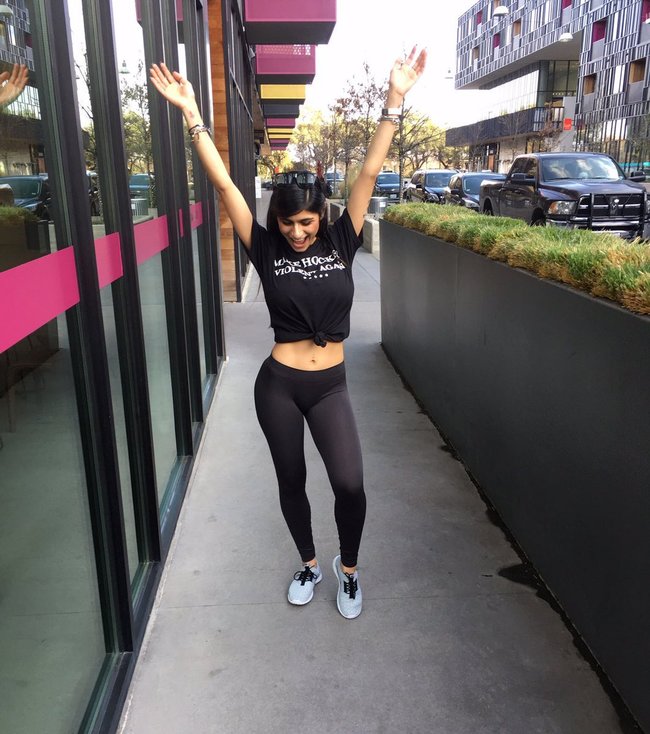 Scammer with photos of Mia Khalifa Bol0MsXqh3JitO6Pi8xHi0u1QR97eFjap33LUh-5sloPG0xGXF0YhNBU0woeRaLq